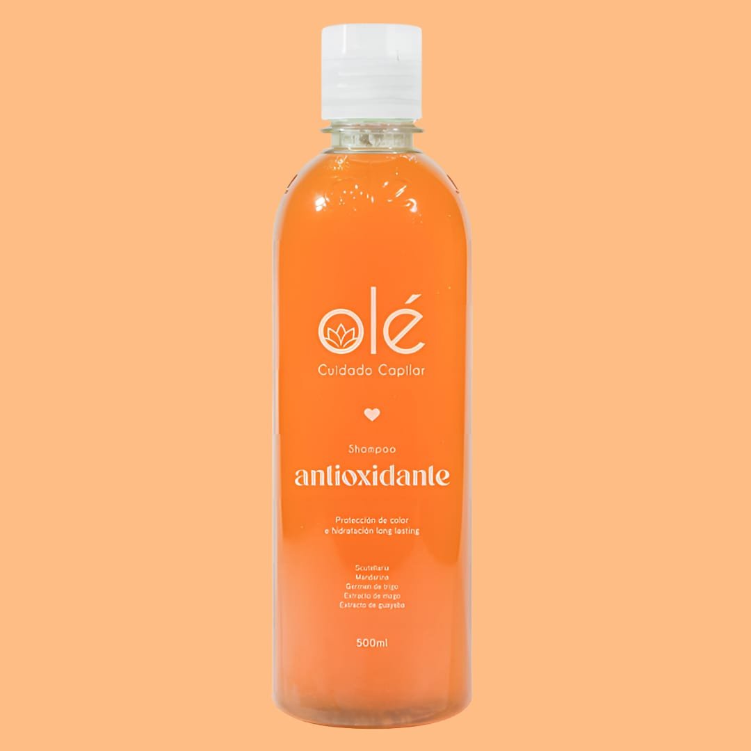 Shampoo con extractos de mango, guayaba y mandarina, ideal para cuero cabelludo mixto y cabellos tinturados.