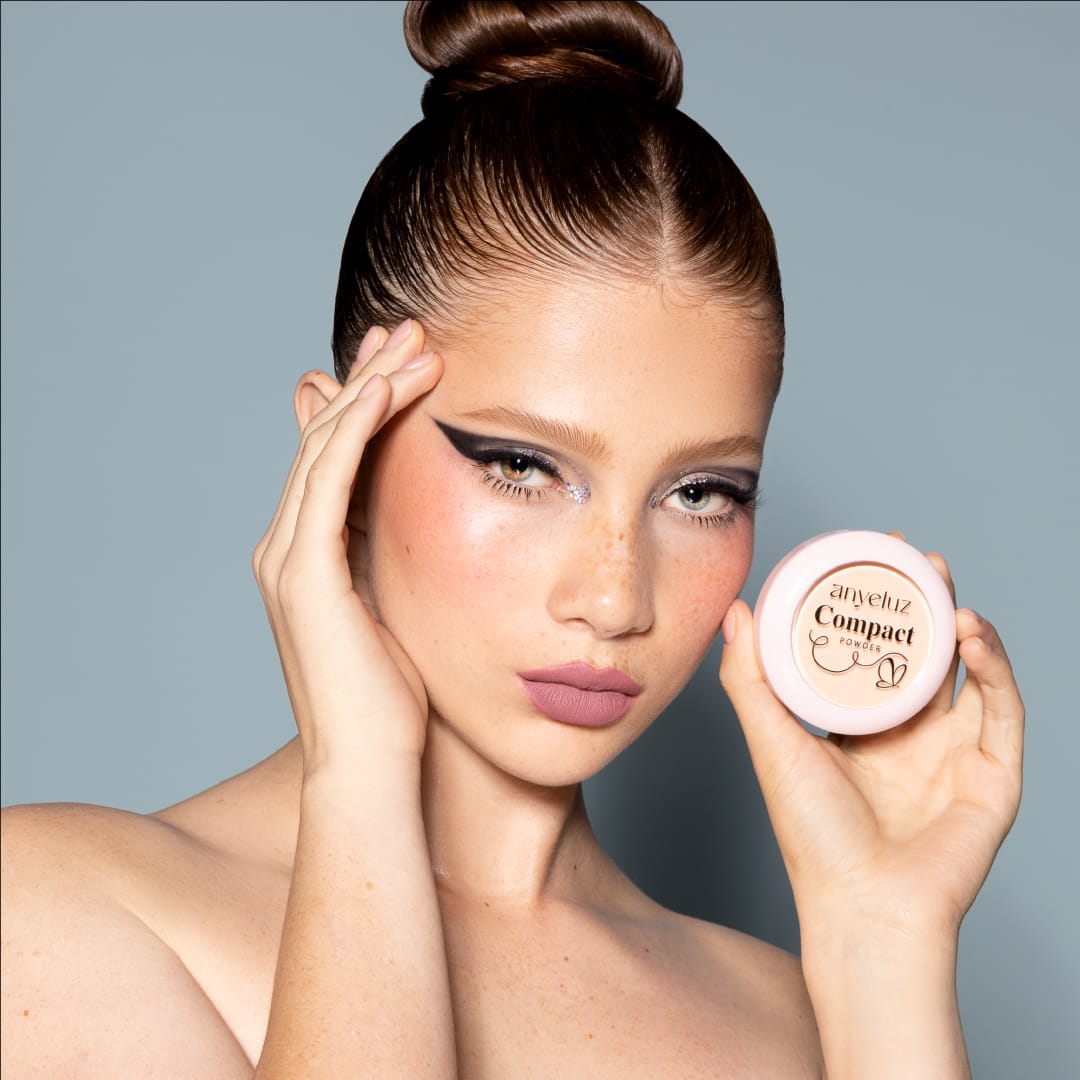 Anyeluz Polvo Compacto | Smooth Finish & Long-Lasting Coverage