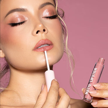 Anyeluz Dúo Perfecto – Brillo Labial y Delineador para Labios Definidos y Radiantes